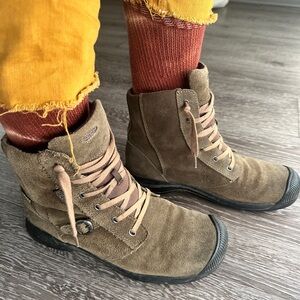 Keen waterproof boots size 10 US 40.5 EU excellent used condition!